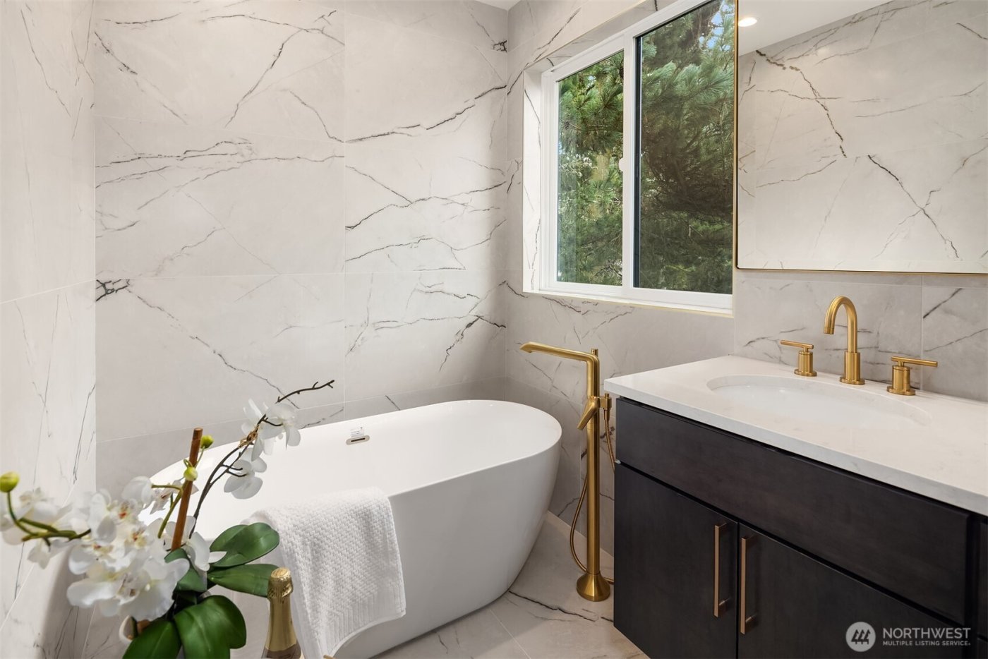 12226 NE 70th Street , Kirkland, WA 98033