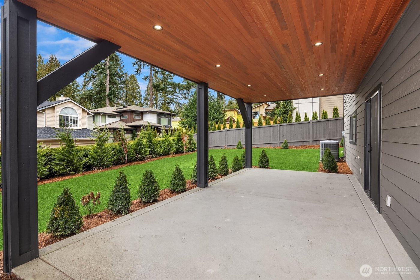 12226 NE 70th Street , Kirkland, WA 98033