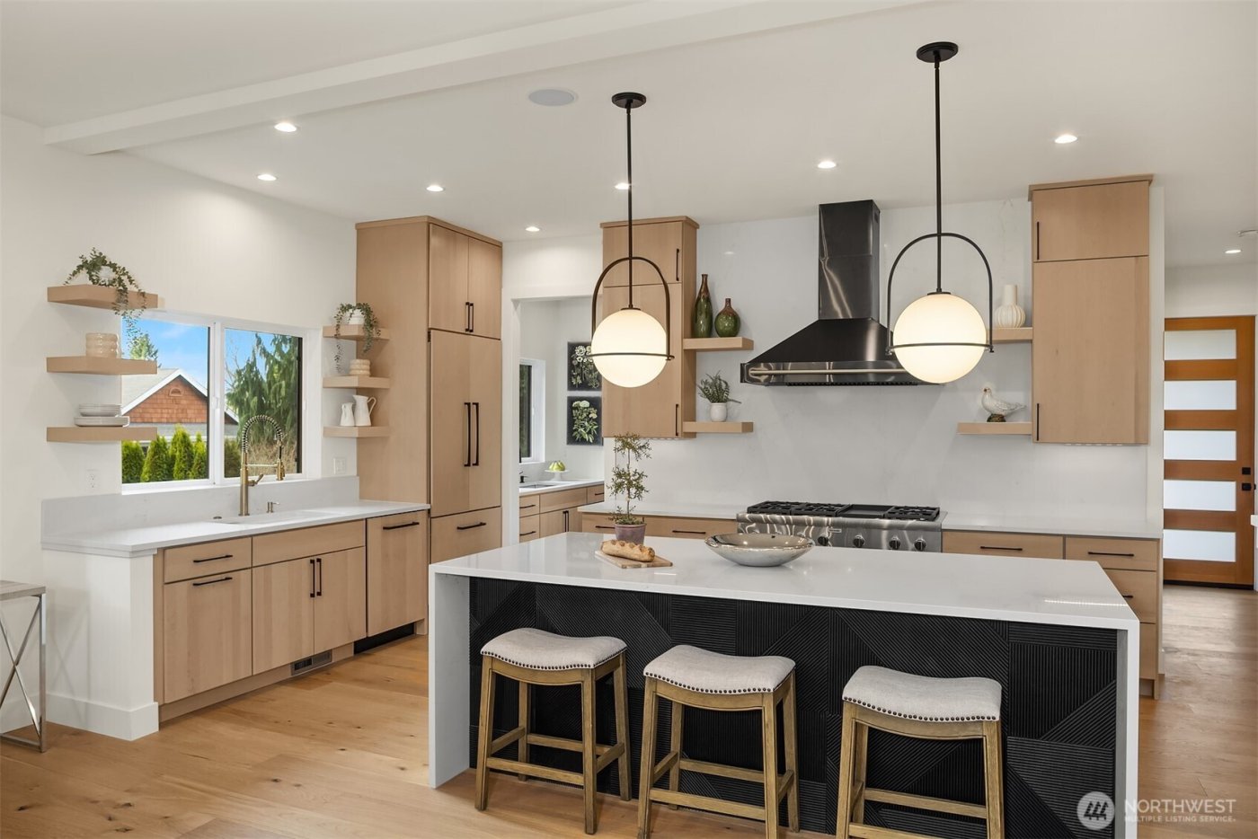 12226 NE 70th Street , Kirkland, WA 98033