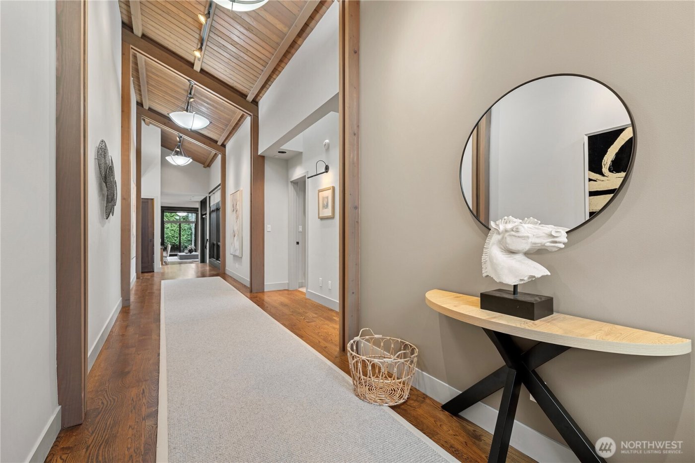 1014 Belfair Road , Bellevue, WA 98004