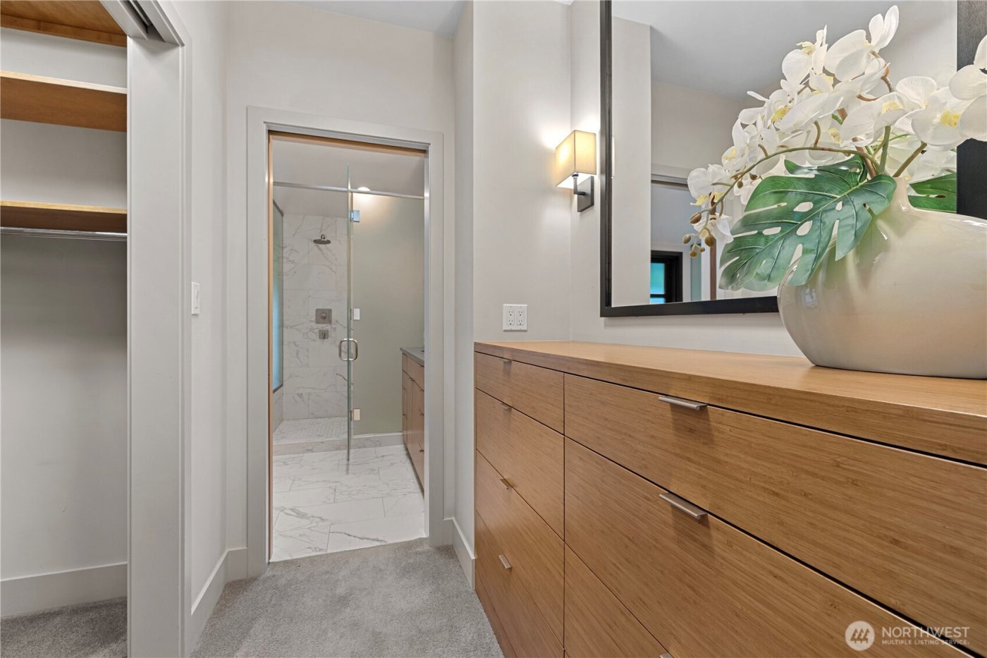 1014 Belfair Road , Bellevue, WA 98004