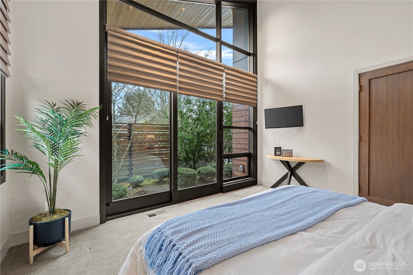 1014 Belfair Road , Bellevue, WA 98004