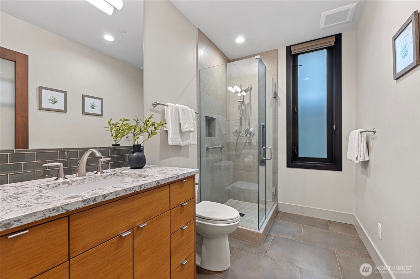 1014 Belfair Road , Bellevue, WA 98004