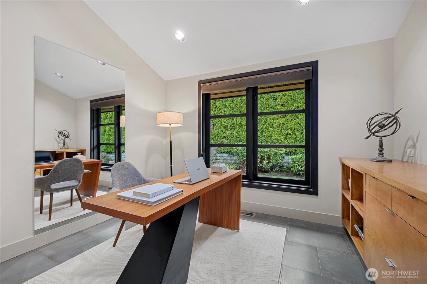 1014 Belfair Road , Bellevue, WA 98004