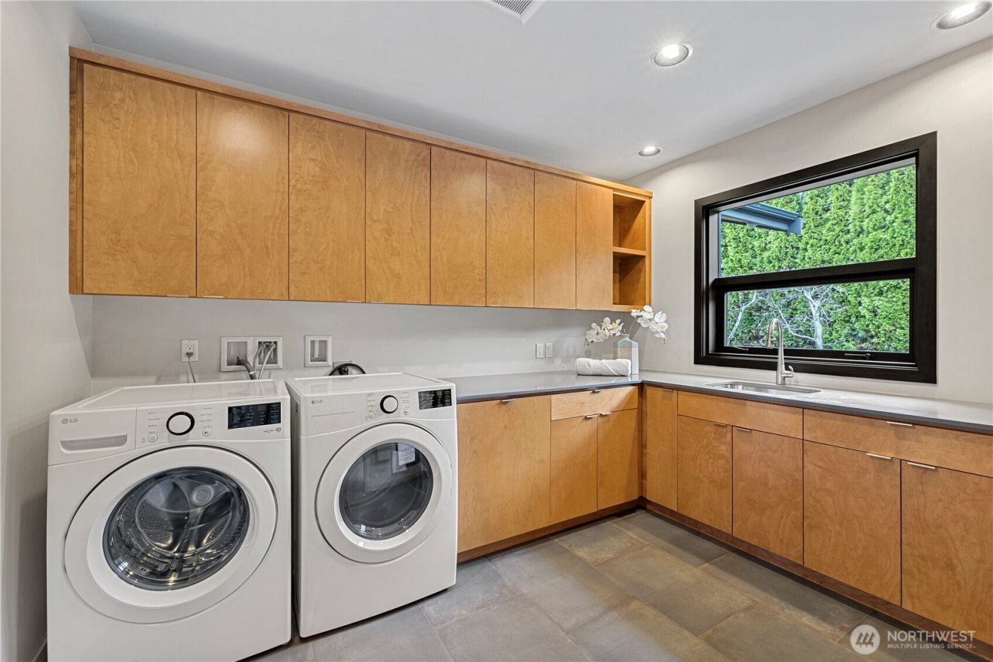 1014 Belfair Road , Bellevue, WA 98004