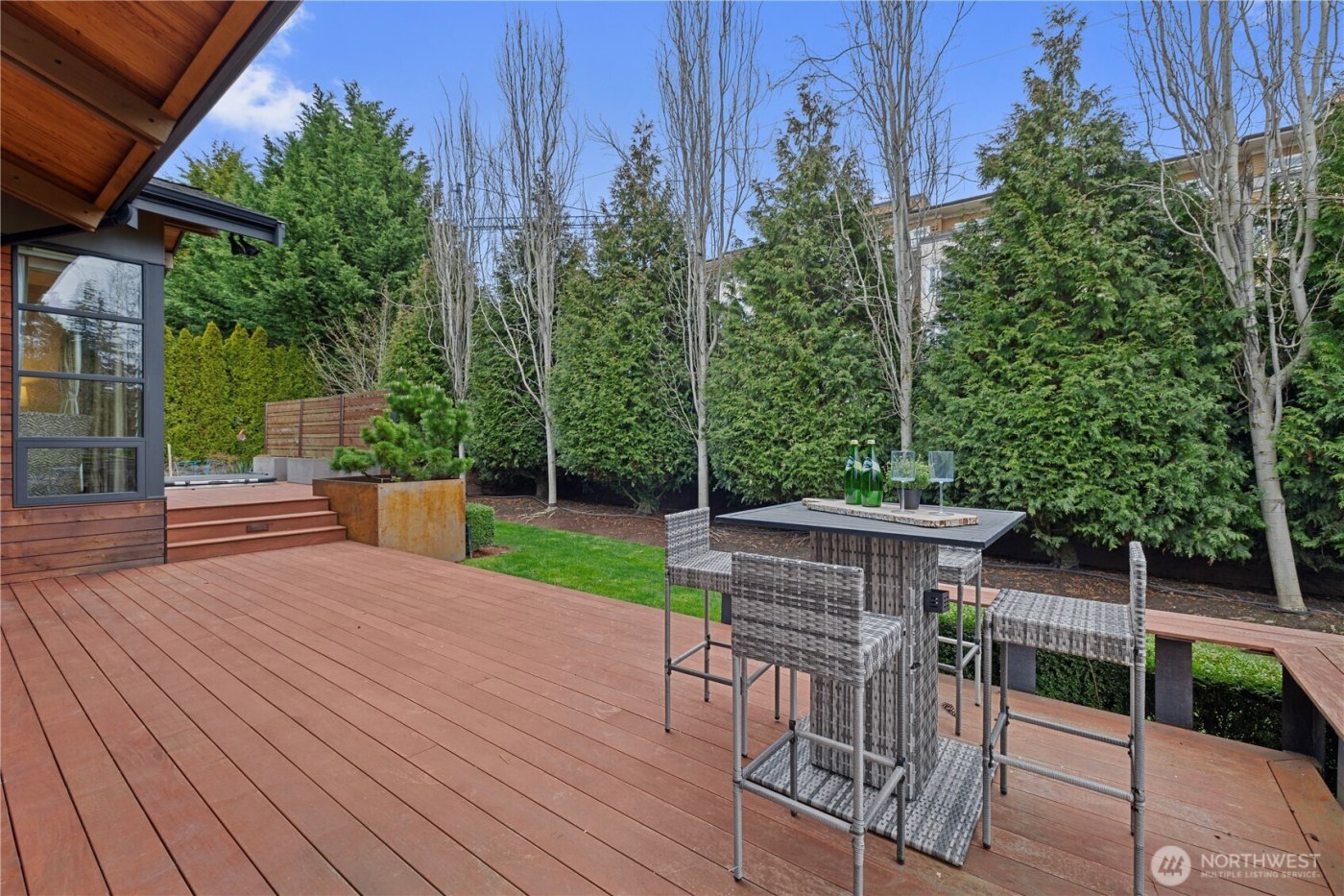 1014 Belfair Road , Bellevue, WA 98004