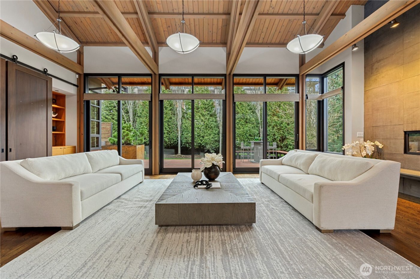 1014 Belfair Road , Bellevue, WA 98004