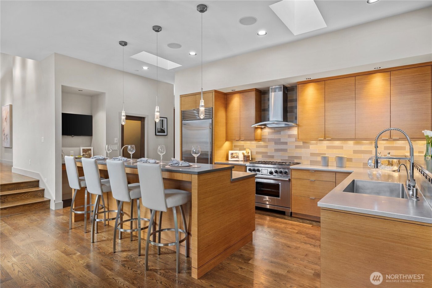 1014 Belfair Road , Bellevue, WA 98004