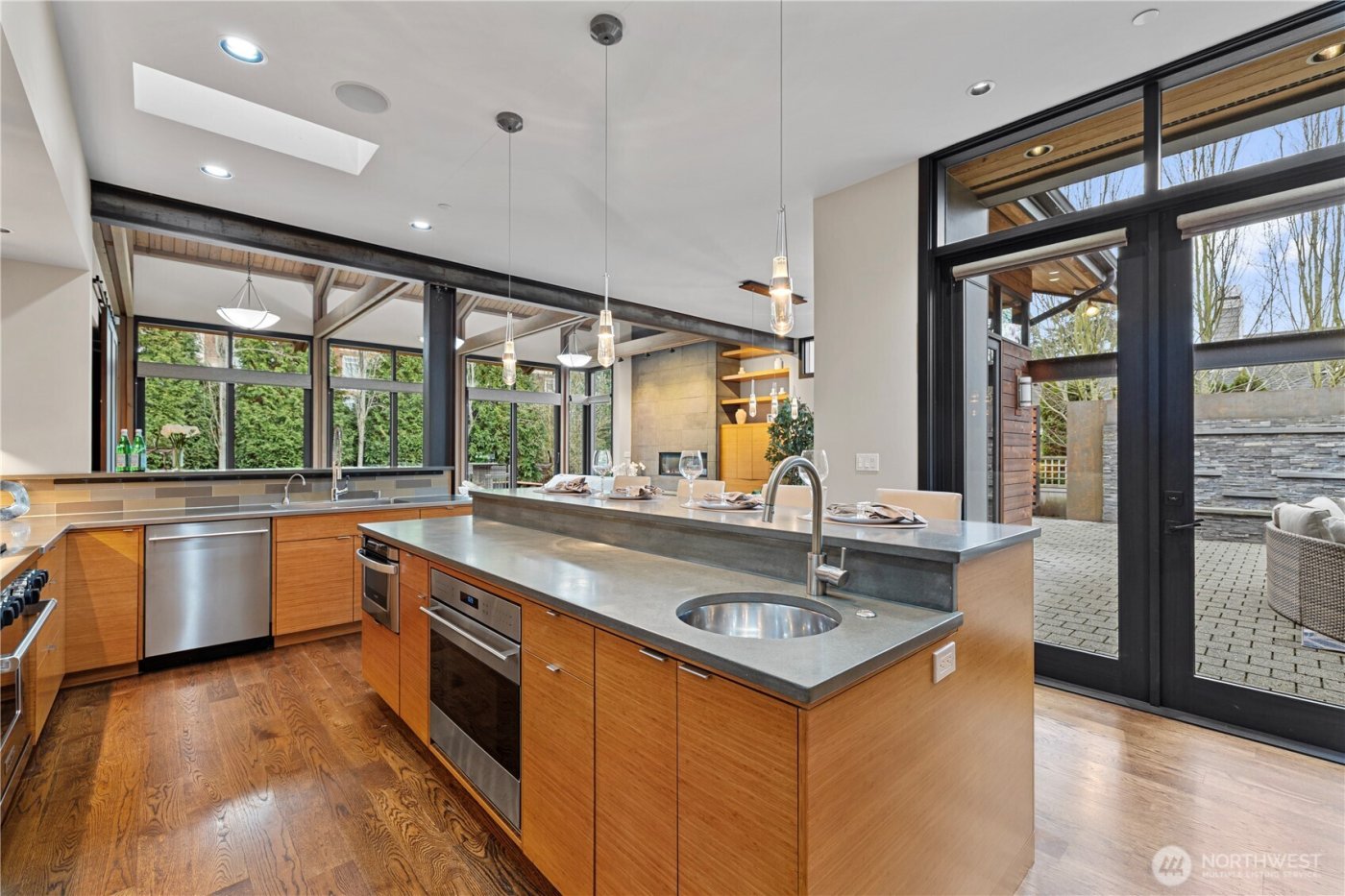 1014 Belfair Road , Bellevue, WA 98004