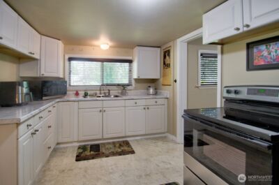 1422 Brawne Avenue NW, Olympia, WA 98502 - Photo 8