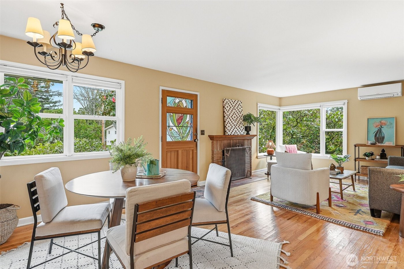 11249 Fremont Avenue N, Seattle, WA 98133