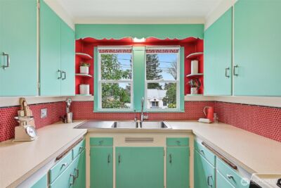 11249 Fremont Avenue N, Seattle, WA 98133 - Photo 11