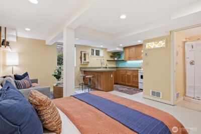 11249 Fremont Avenue N, Seattle, WA 98133 - Photo 14