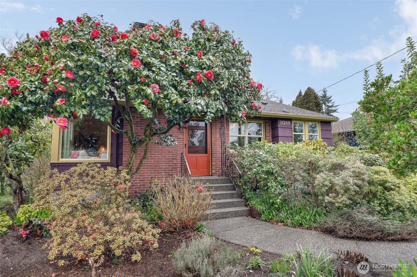 11249 Fremont Avenue N, Seattle, WA 98133