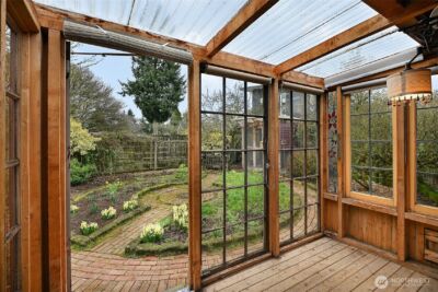 11249 Fremont Avenue N, Seattle, WA 98133 - Photo 23