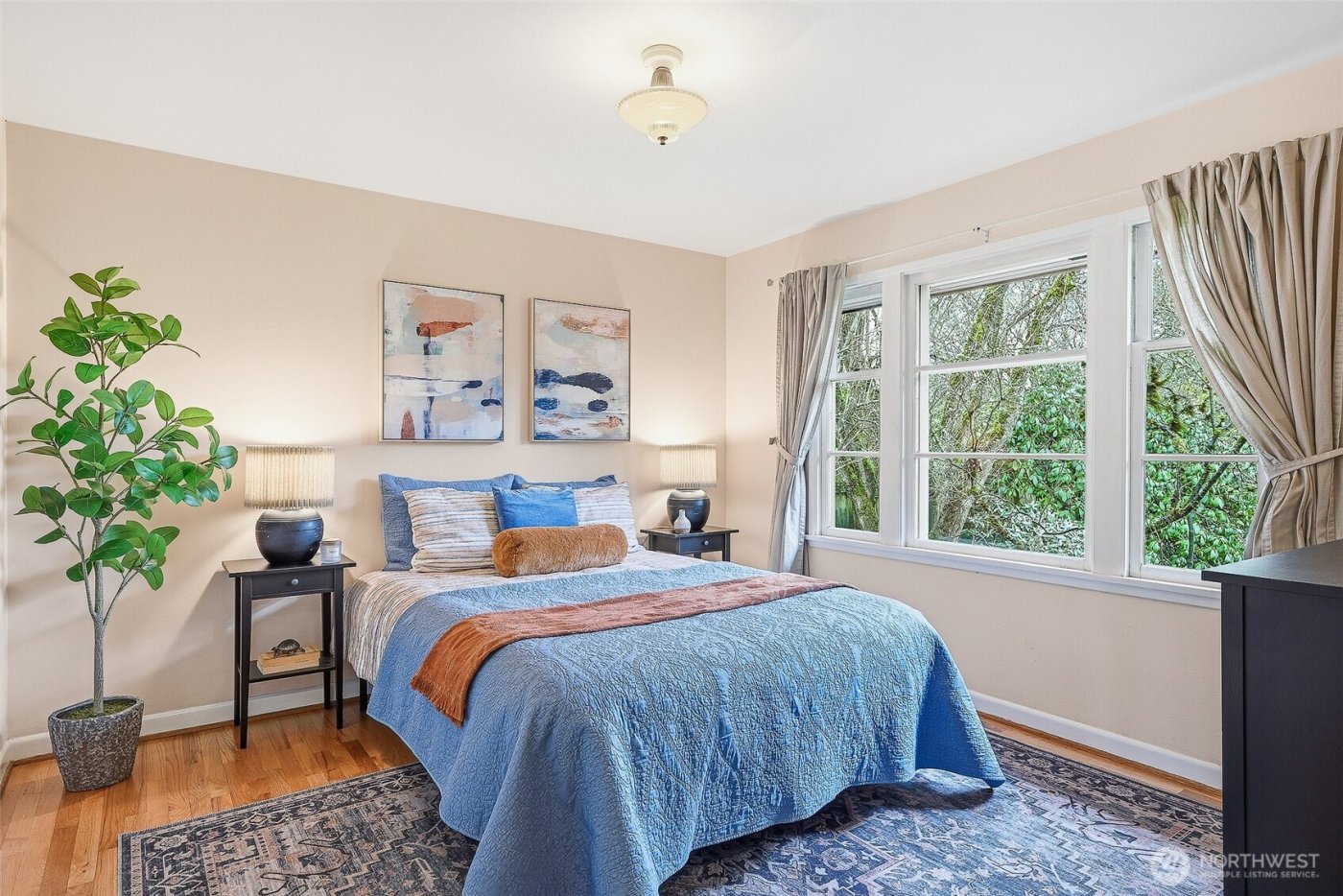 11249 Fremont Avenue N, Seattle, WA 98133