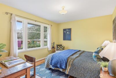 11249 Fremont Avenue N, Seattle, WA 98133 - Photo 9