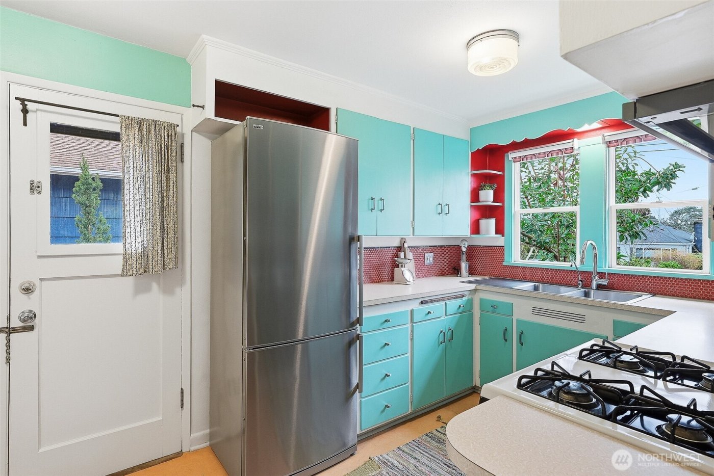 11249 Fremont Avenue N, Seattle, WA 98133