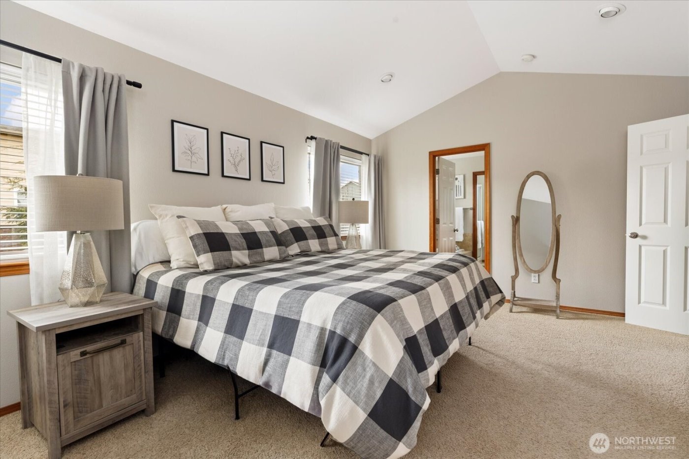 1676 SW Ulysses Street , Oak Harbor, WA 98277