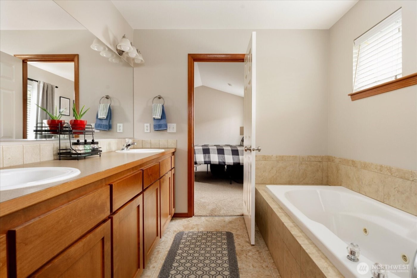 1676 SW Ulysses Street , Oak Harbor, WA 98277