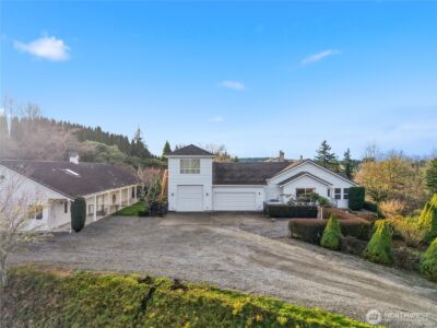 9020 Valley Green Drive SE, Olympia, WA 98513 - Photo 2