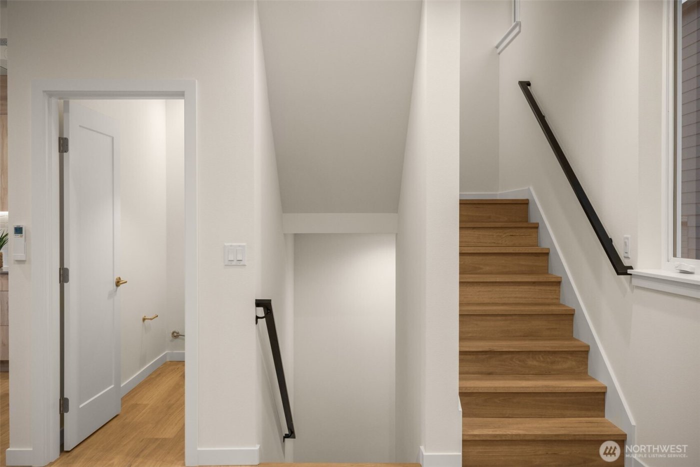 3914 S Juneau Street , Seattle, WA 98118