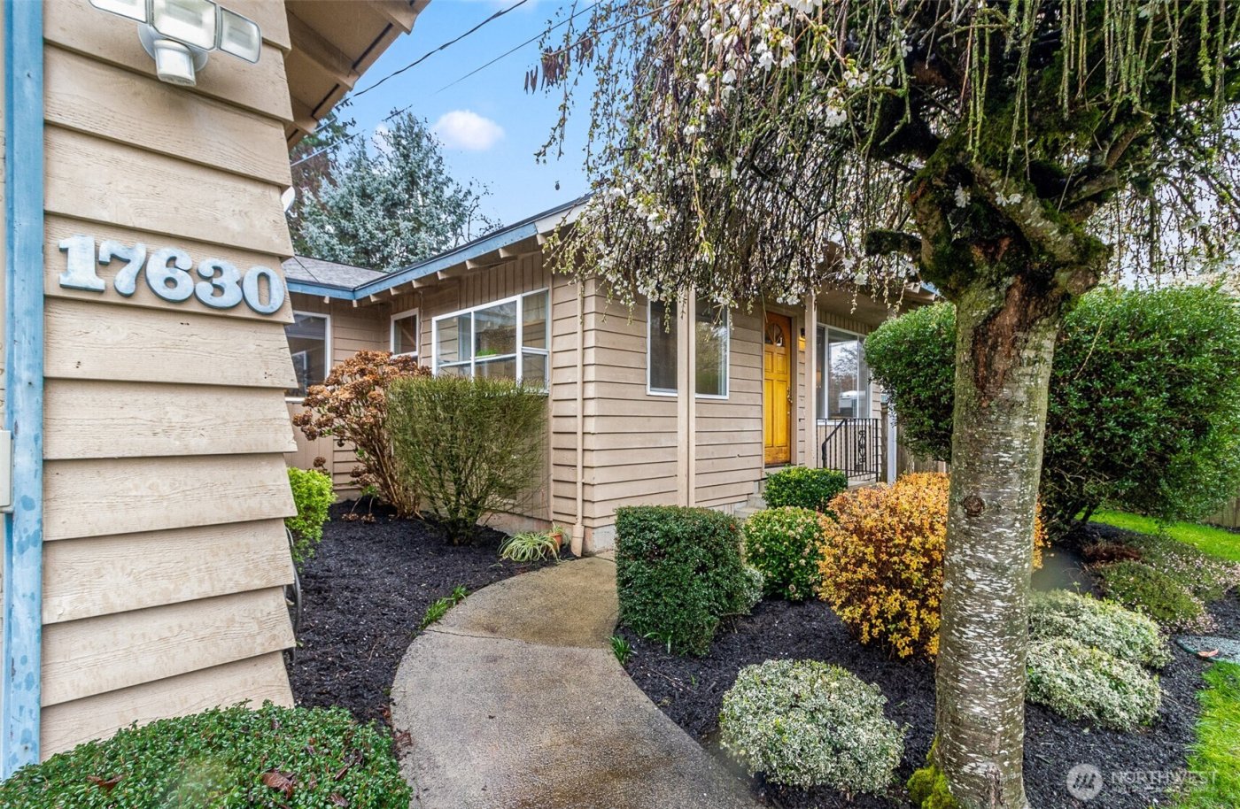 17630 Larch Way , Lynnwood, WA 98037