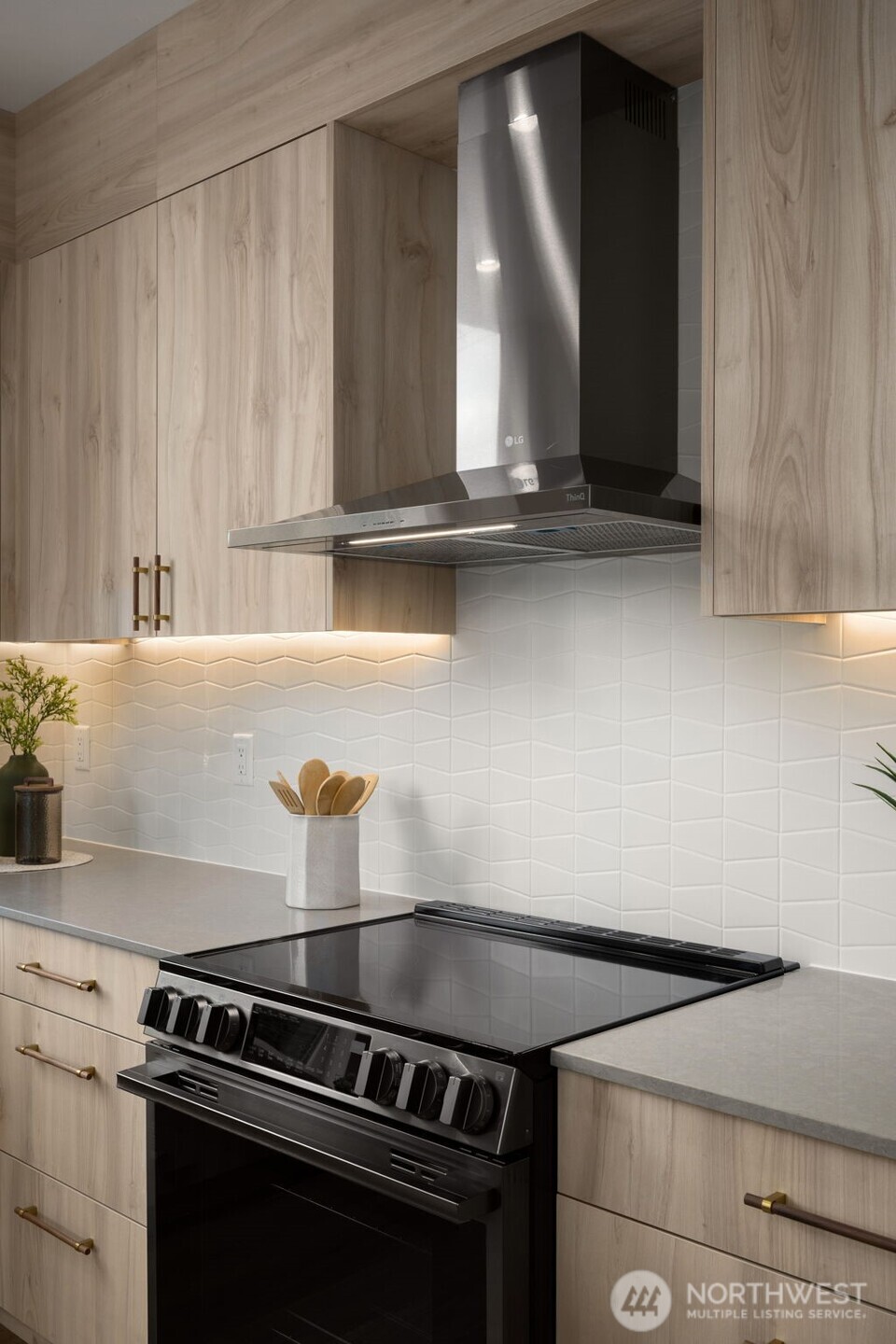 3914 S Juneau Street , Seattle, WA 98118