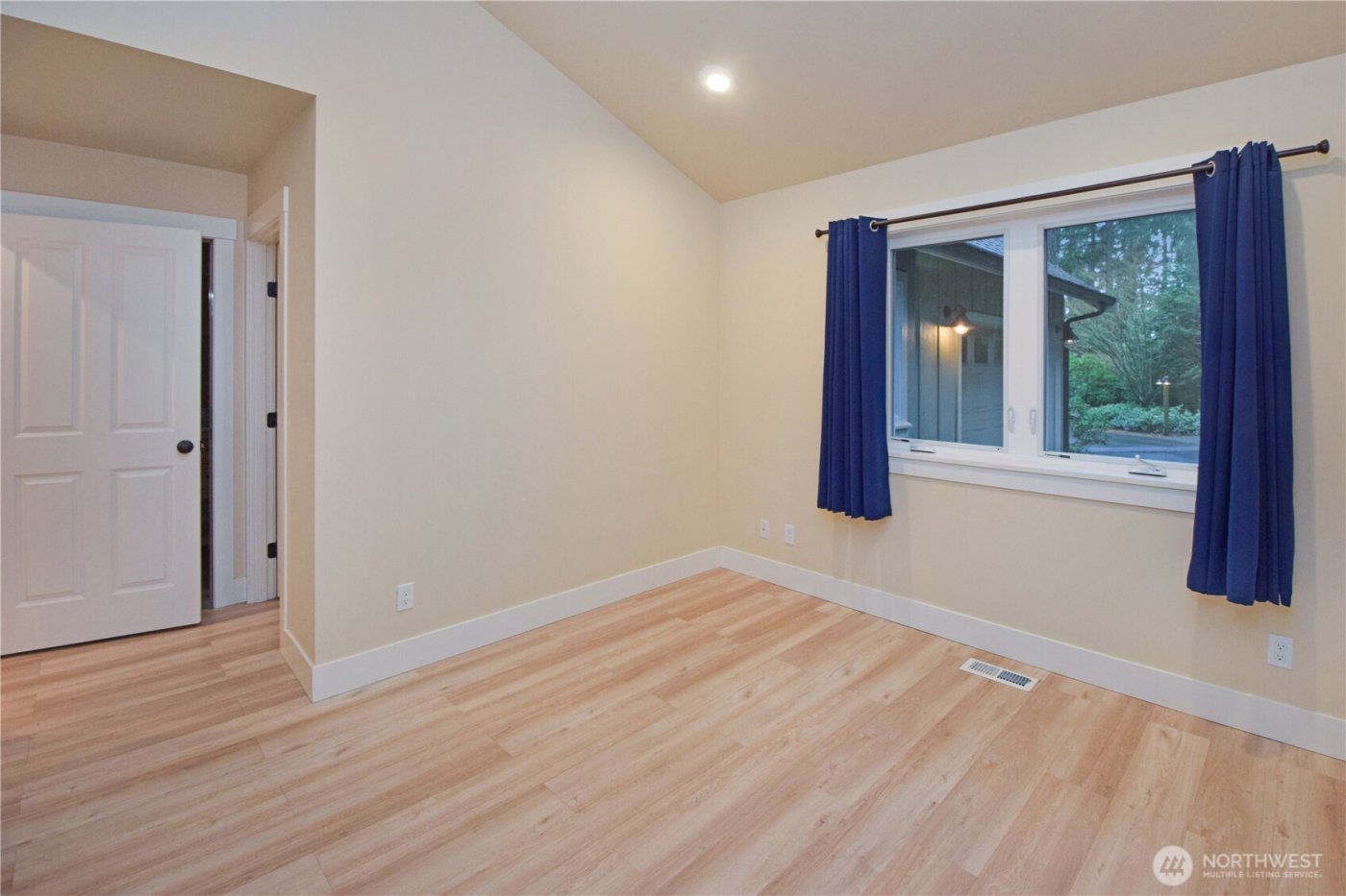 15915 Nesika Bay Road NE, Poulsbo, WA 98370