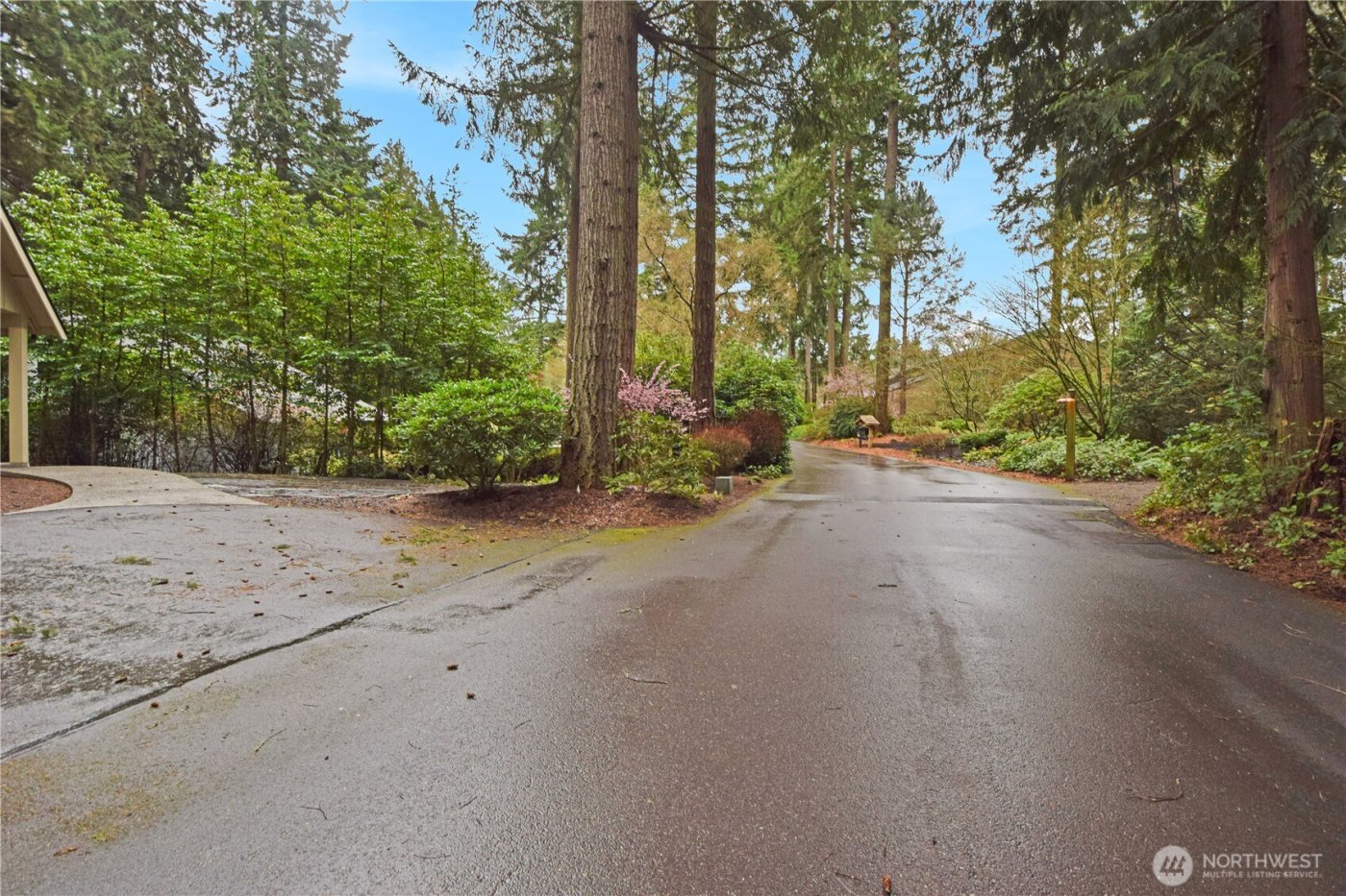15915 Nesika Bay Road NE, Poulsbo, WA 98370