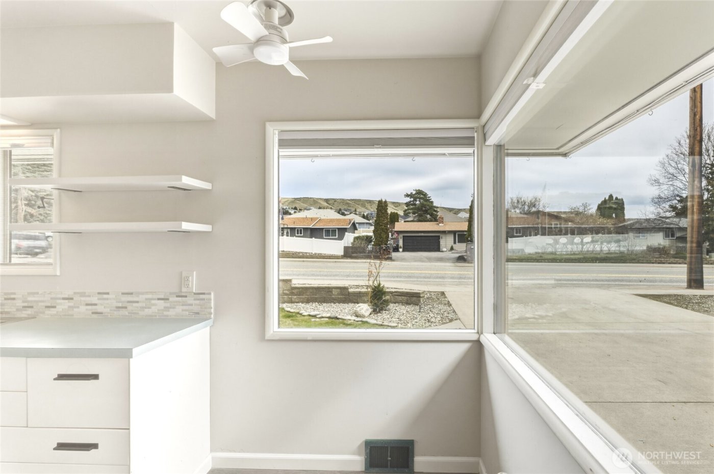 1530 Eastmont Avenue , East Wenatchee, WA 98802