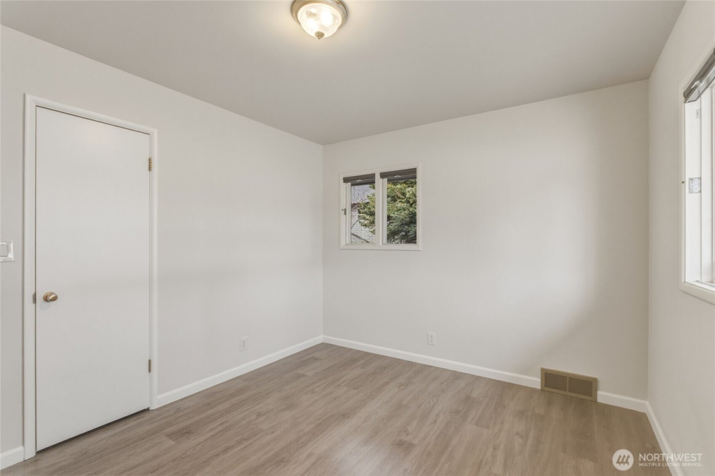 1530 Eastmont Avenue , East Wenatchee, WA 98802