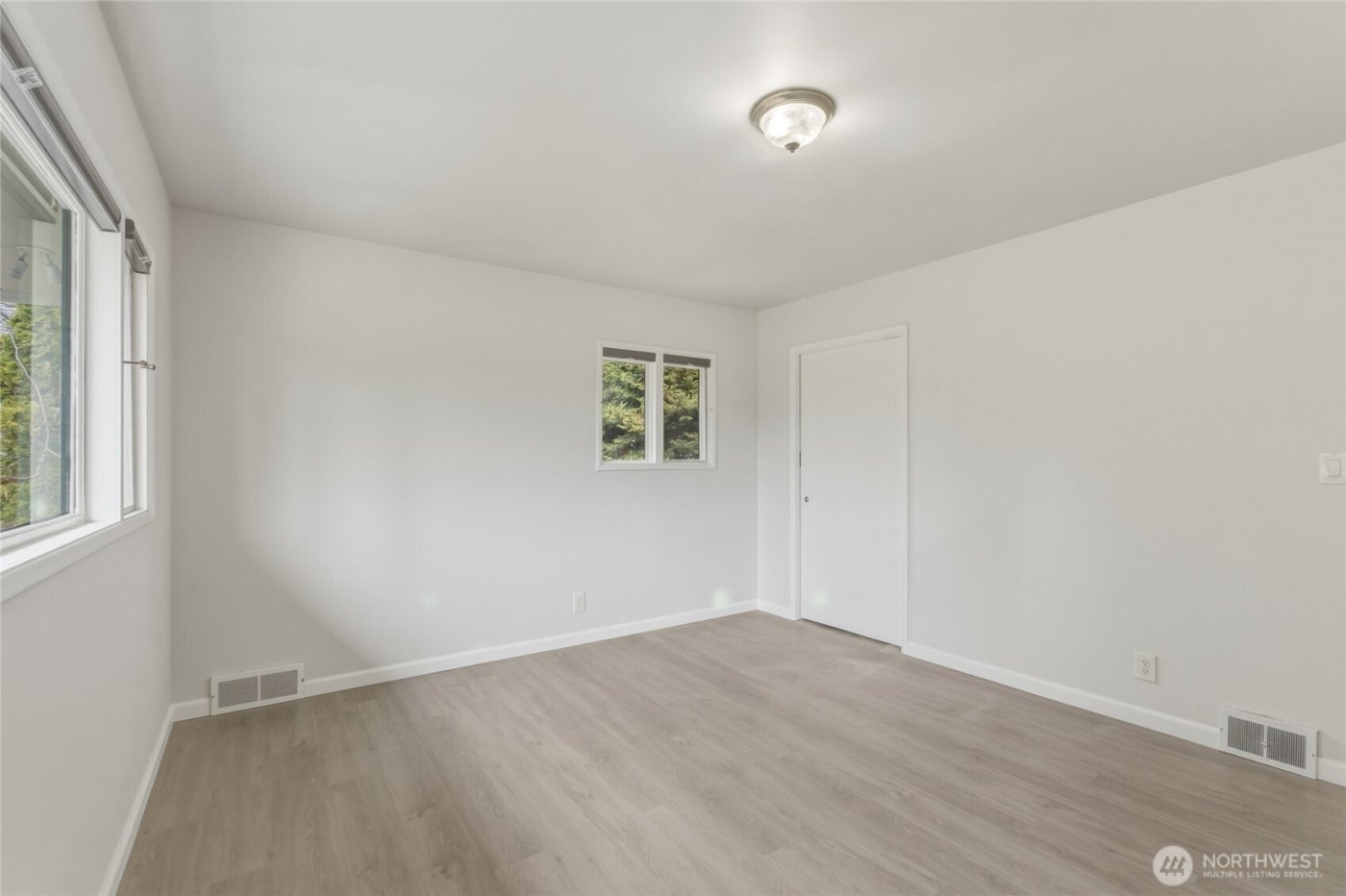 1530 Eastmont Avenue , East Wenatchee, WA 98802