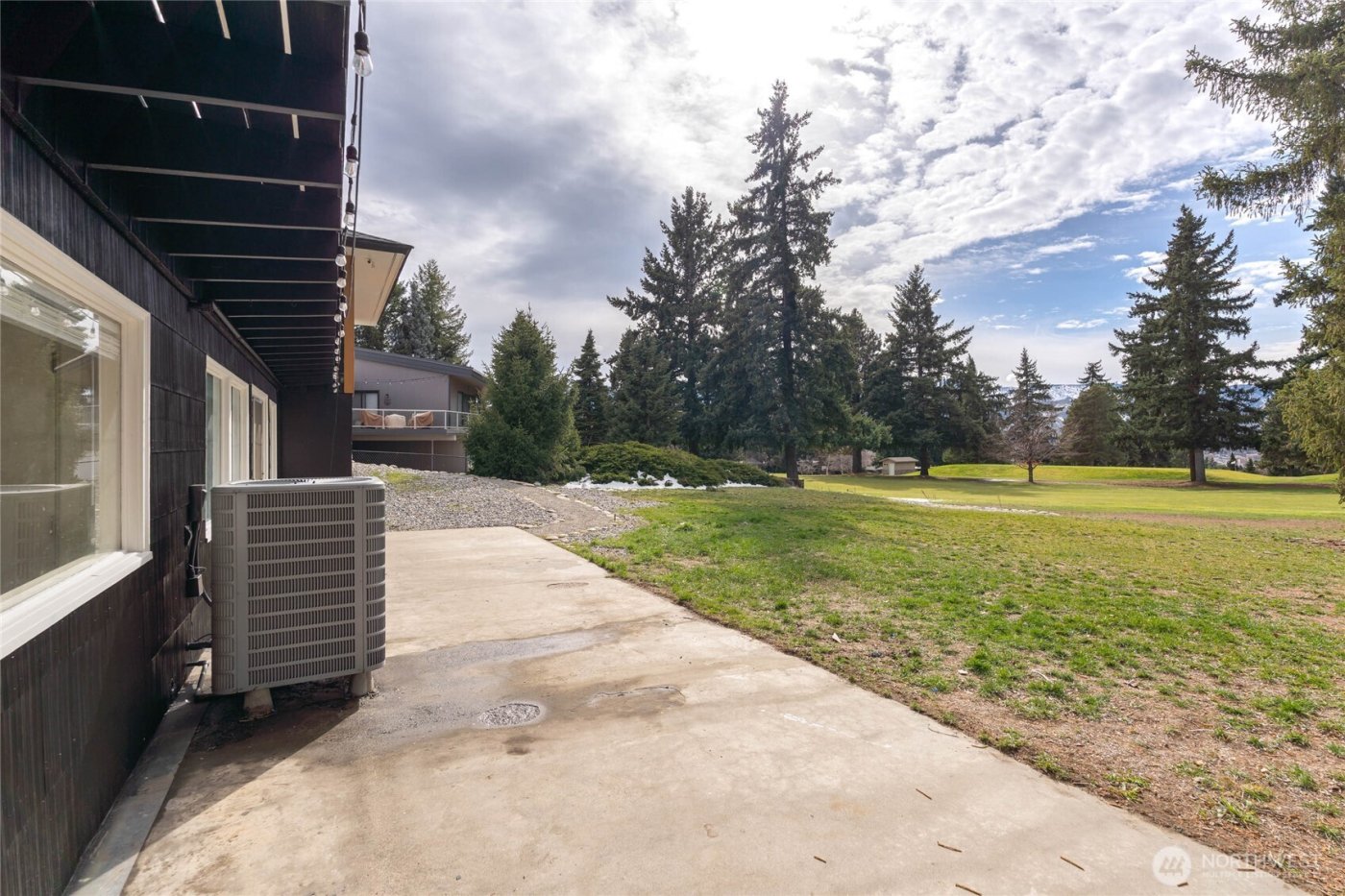 1530 Eastmont Avenue , East Wenatchee, WA 98802