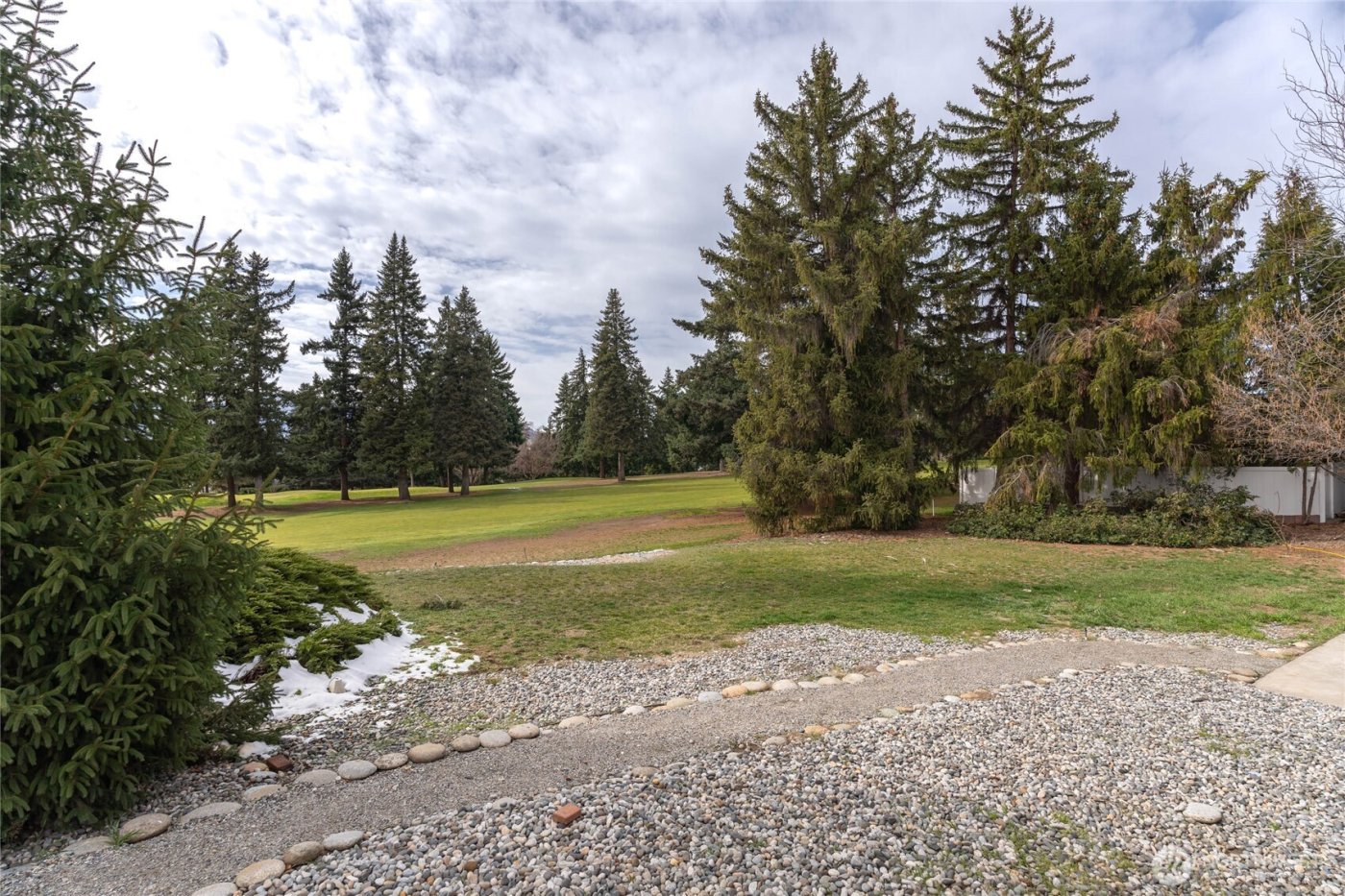 1530 Eastmont Avenue , East Wenatchee, WA 98802