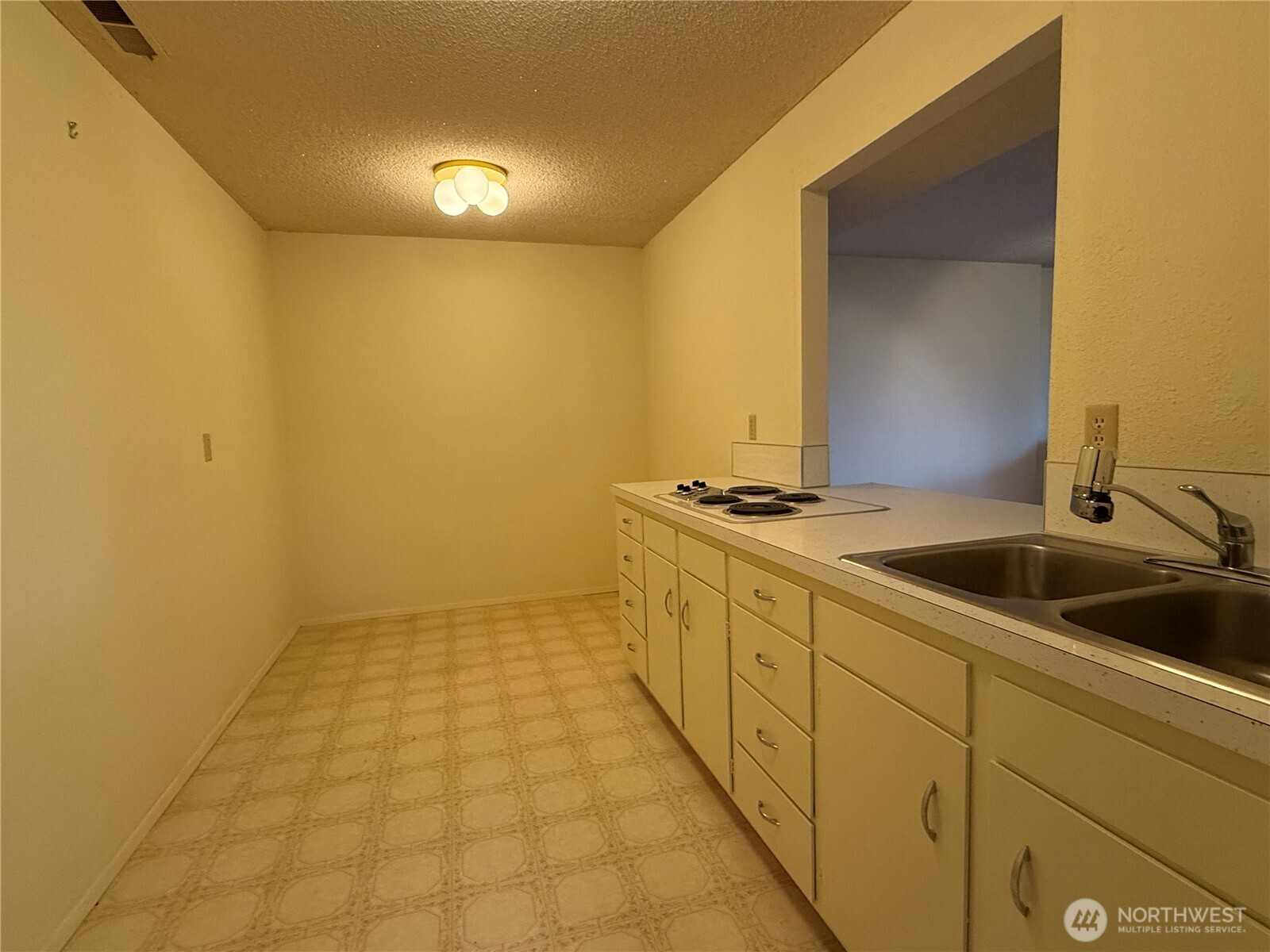 1256 Mount Baker Avenue , Camano Island, WA 98282