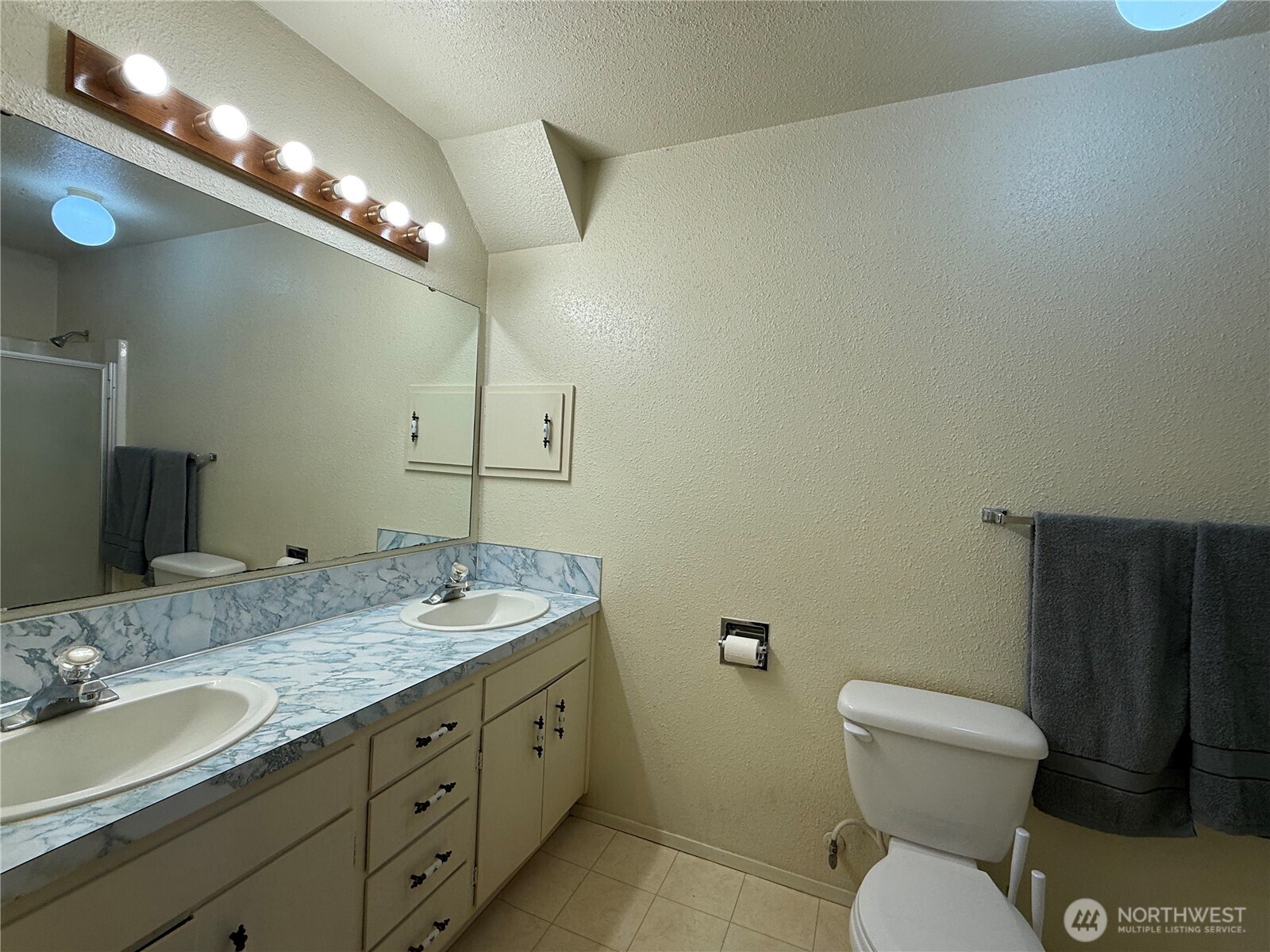 1256 Mount Baker Avenue , Camano Island, WA 98282