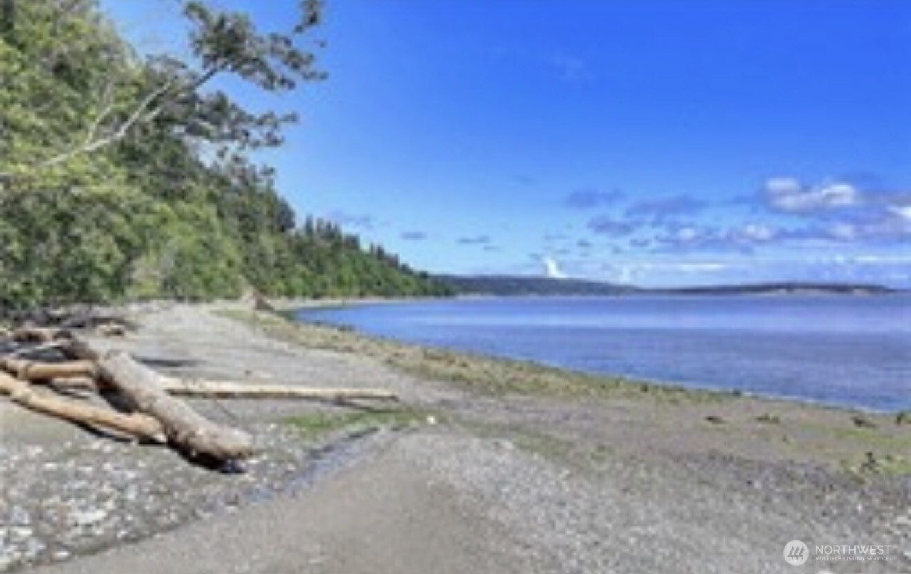 1256 Mount Baker Avenue , Camano Island, WA 98282