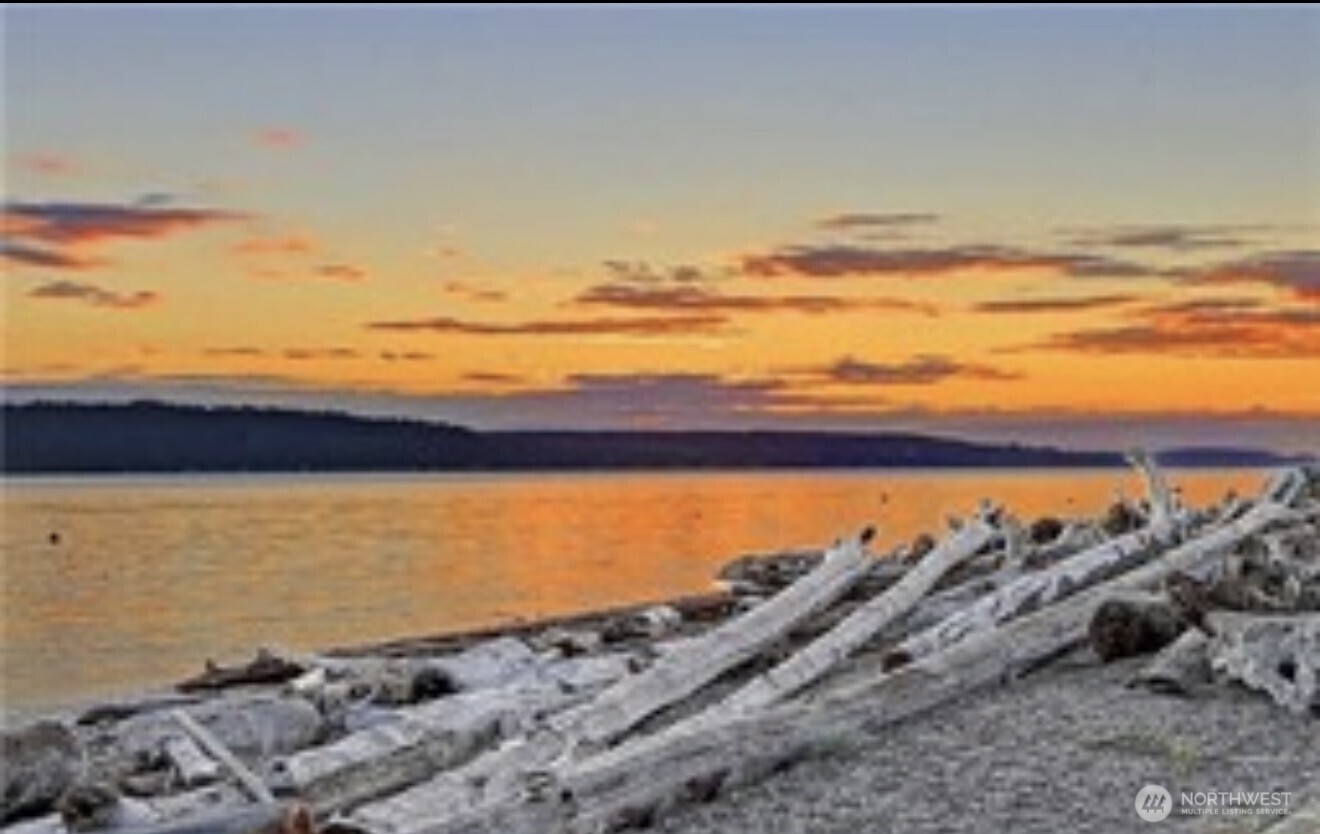 1256 Mount Baker Avenue , Camano Island, WA 98282