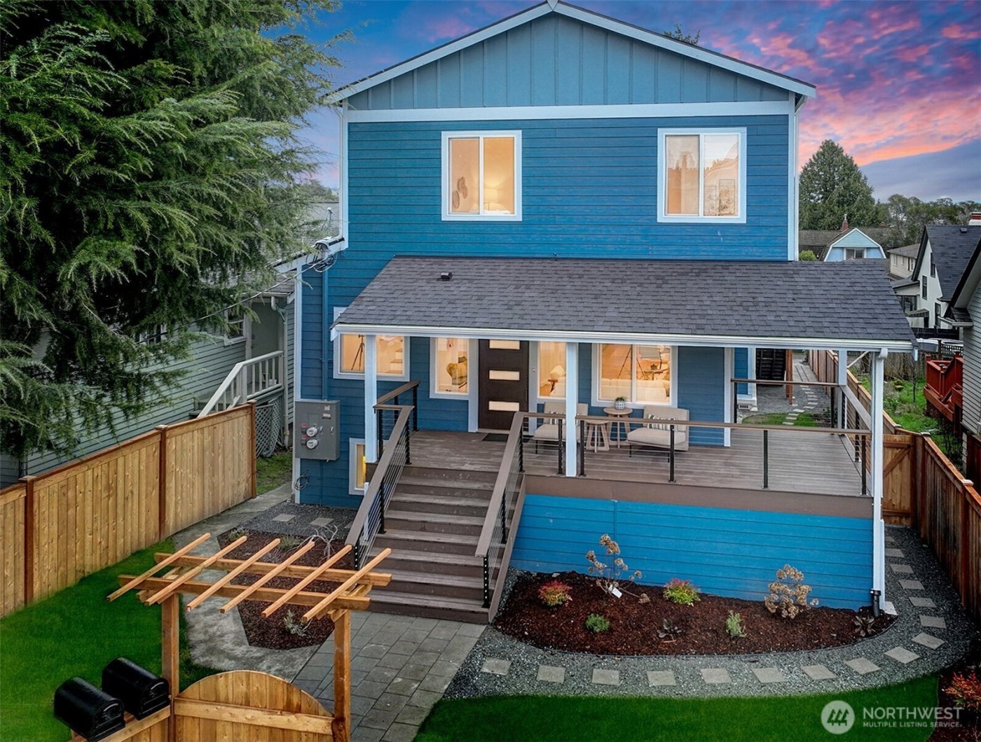 7008 Linden Avenue N, Seattle, WA 98103-5108