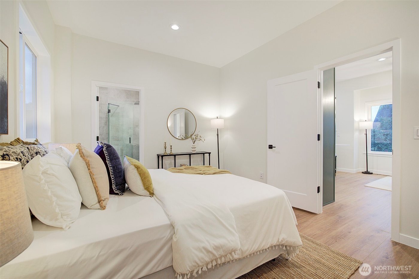 7008 Linden Avenue N, Seattle, WA 98103-5108