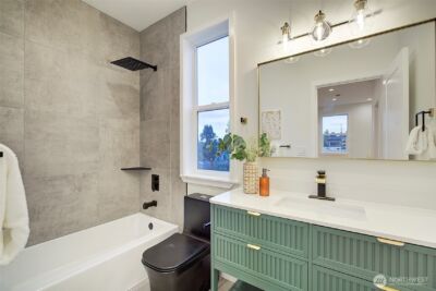 7008 Linden Avenue N, Seattle, WA 98103-5108 - Photo 25