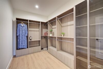 7008 Linden Avenue N, Seattle, WA 98103-5108 - Photo 29