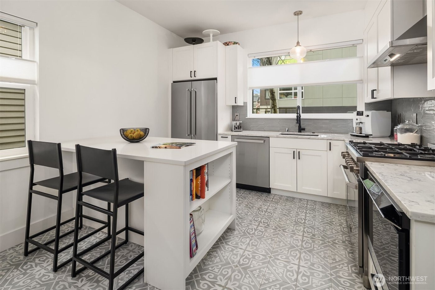 2009 E John Street , Seattle, WA 98112