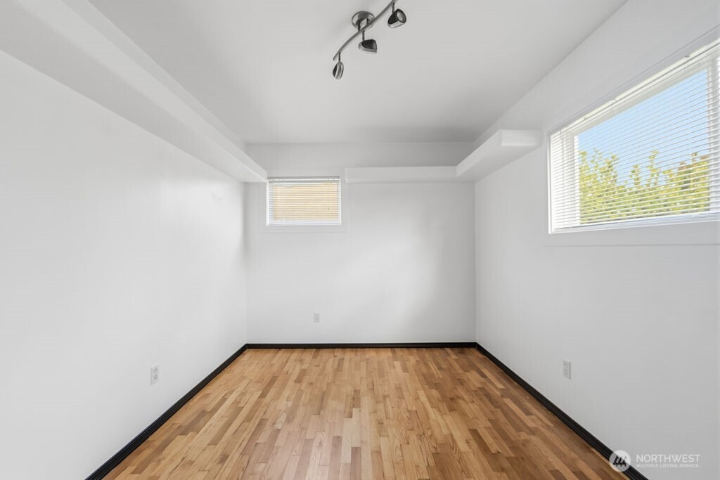 720 9th Street SW, Puyallup, WA 98371