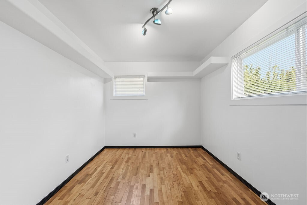 720 9th Street SW, Puyallup, WA 98371