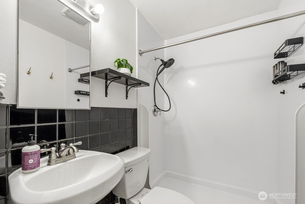 720 9th Street SW, Puyallup, WA 98371