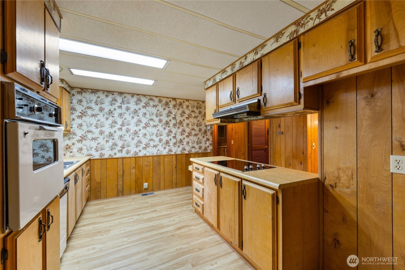 802 Hazzle Court , Coupeville, WA 98239-9596