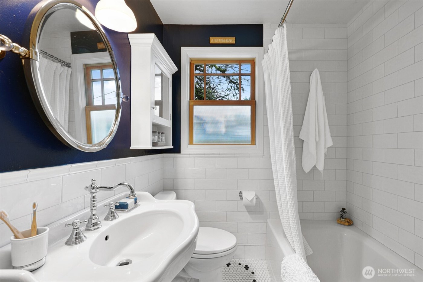 11605 Meridian Avenue N, Seattle, WA 98133