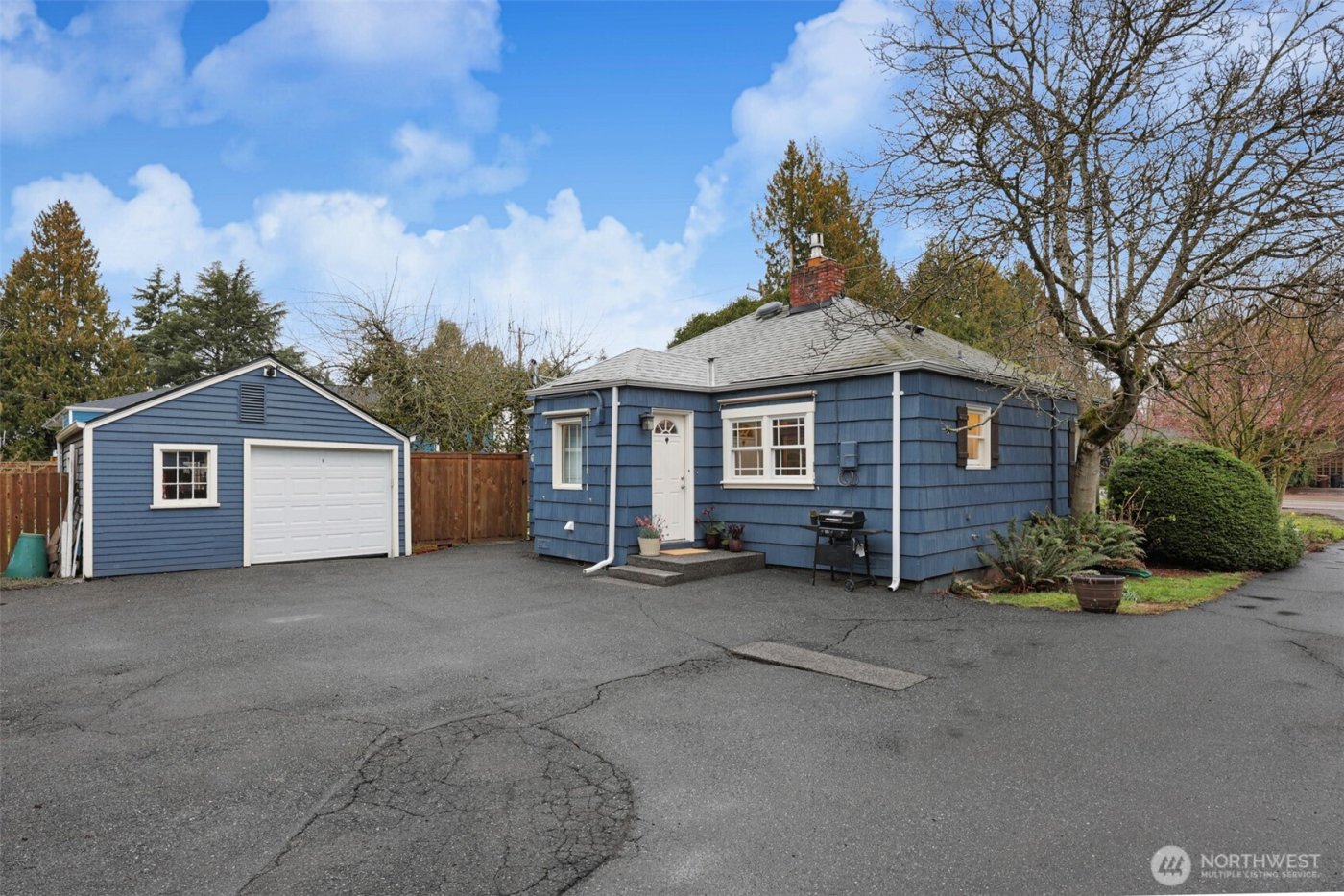 11605 Meridian Avenue N, Seattle, WA 98133